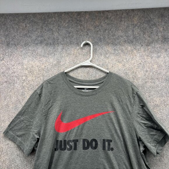 Nike Shirt Men Extra Large Gray Red Athletic Crewneck Swoosh Gym Just Do it - Picture 2 of 12